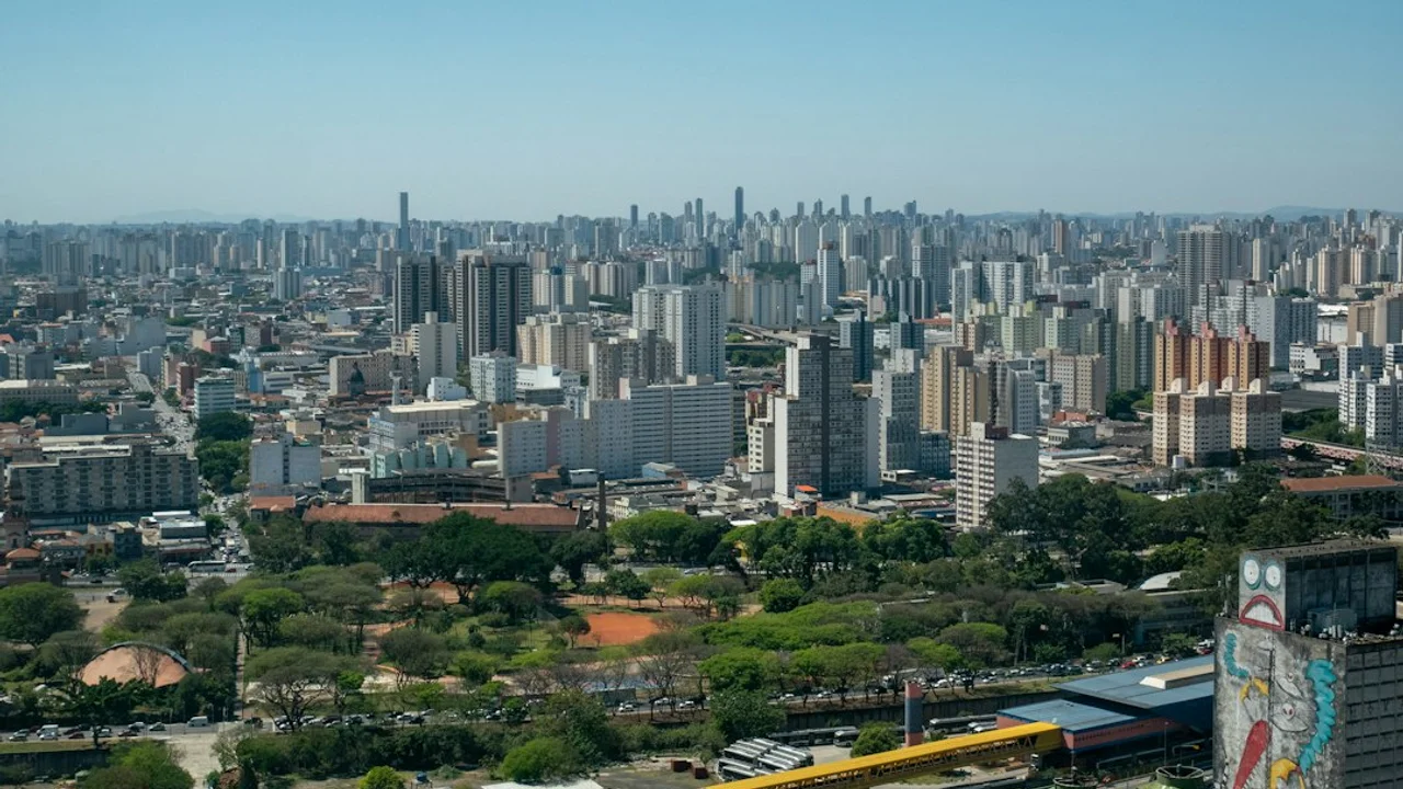 Aluguel salta de R$ 700 para R$ 5 mil em Inocência: como corretores usam o digital para faturar no boom da celulose