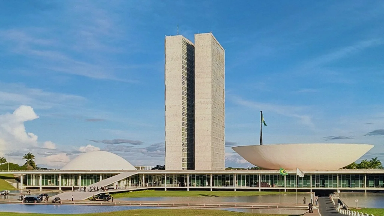Com a Meta sob questionamento, Câmara quer criar regras para campanha eleitoral nas redes
