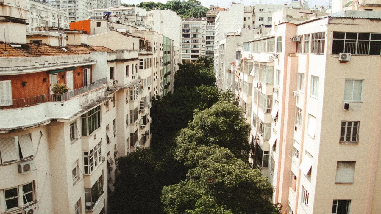 Porto Maravilha Ganha Primeiro Projeto de Luxo: A Virada da Cury e Como Vender Alto Padrão para Investidores