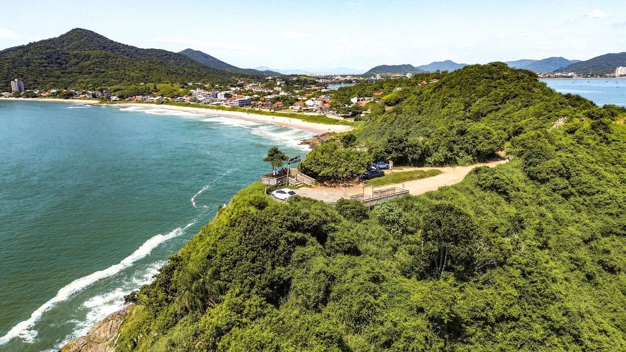 Praia Brava Supera R$ 30 Mil por Metro Quadrado: Como Usar a Valorização Histórica Para Vender Alto Padrão
