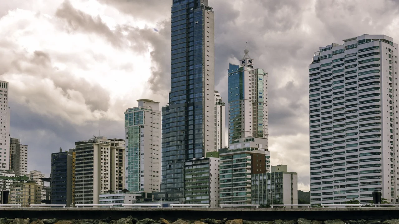 Reforma Tributária e IA: a conta que vai corroer a comissão do corretor despreparado